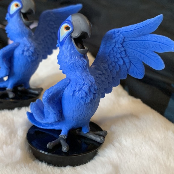 Rio 2 Cineplex Movie Theatre Collectible Cup Figurines (2014) - Picture 4 of 5